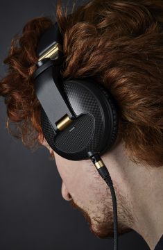 世界1,000台、国内120台限定！ Pioneer DJが最上位ヘッドホンのカーボンモデルを発表