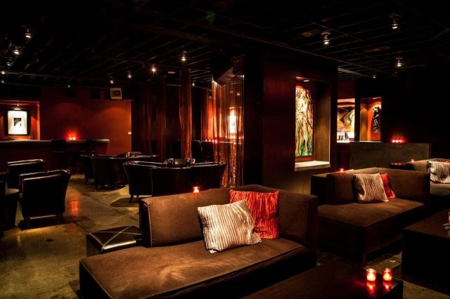 DOWNTOWN COCKTAIL ROOM